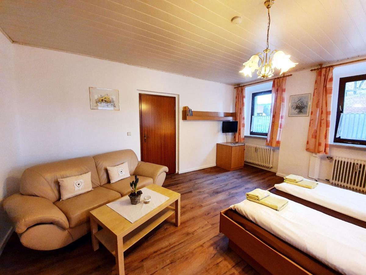 Pension Schuetze Daasdorf am Berge エクステリア 写真