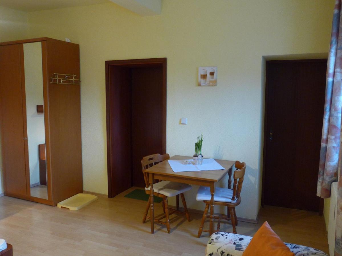 Pension Schuetze Daasdorf am Berge エクステリア 写真
