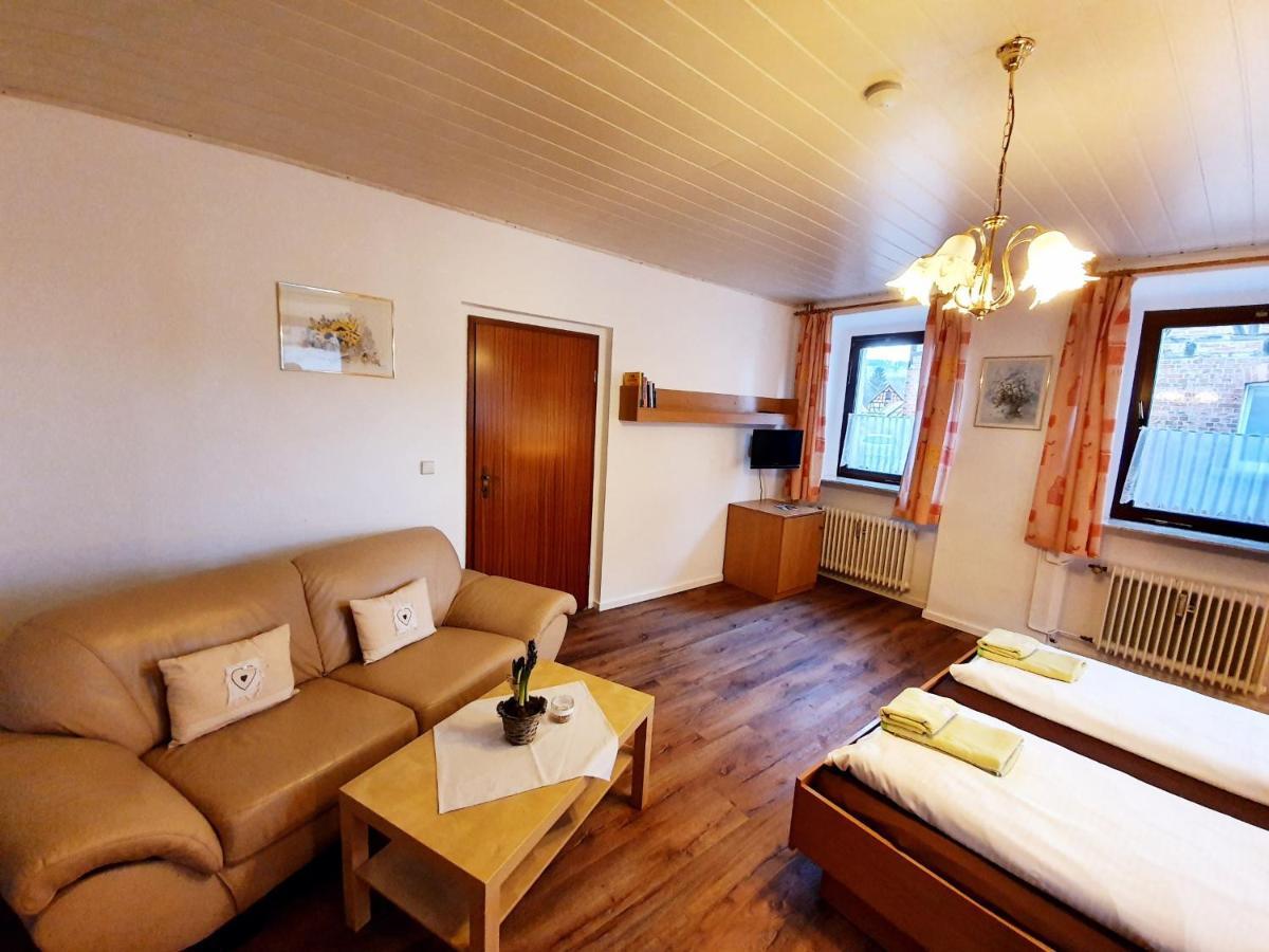 Pension Schuetze Daasdorf am Berge エクステリア 写真